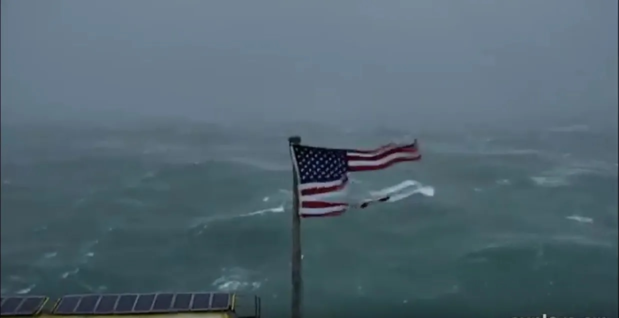 5pm-Frying-Pan-Tower-Flag