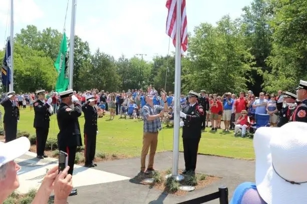 Tennessee Community Honors Fallen Blue Angel with Unique Memorial