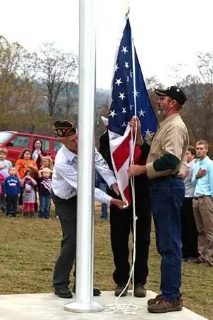 CARROT-TOP HONORS OUR MILITARY